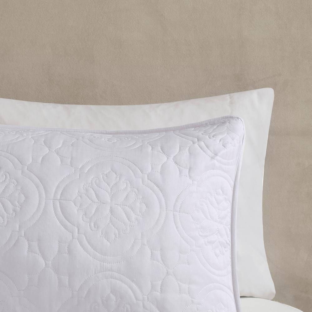 White Full Microfiber Reversible Bedspread Set
