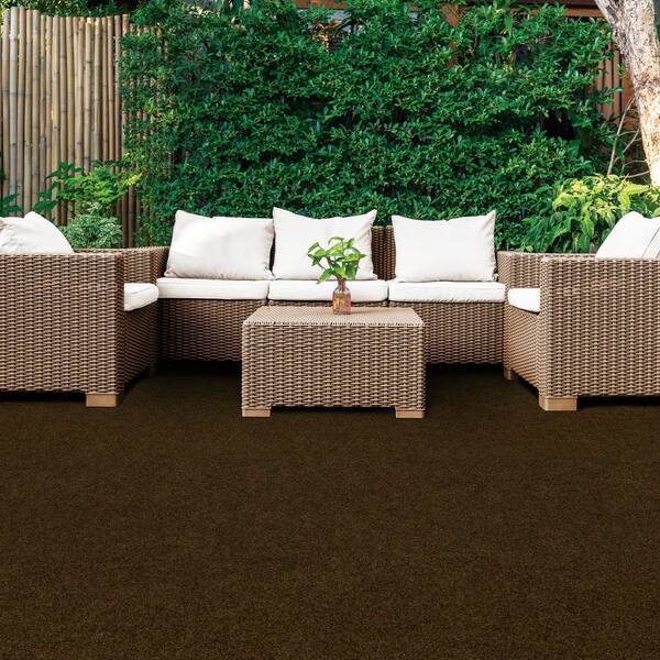Foss Grizzly Grass - Pecan - Brown 24 x 24 in. Peel and Stick