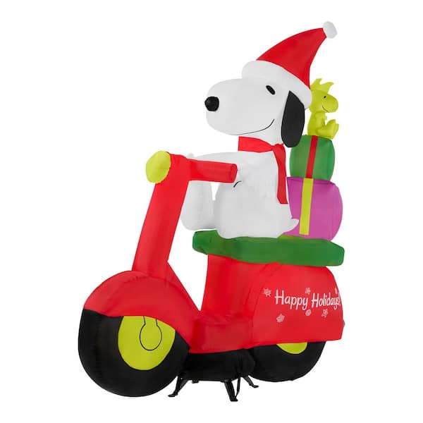 Gemmy 3.5 ft. LED Snoopy with Candy Cane Inflatable 23GM81705 - The Home  Depot