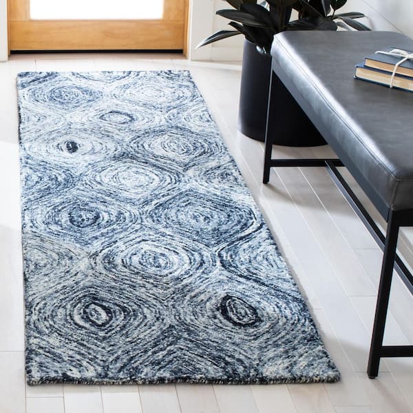 Ikat Grey 2 ft. x 8 ft. Geometric Solid Color Runner Rug