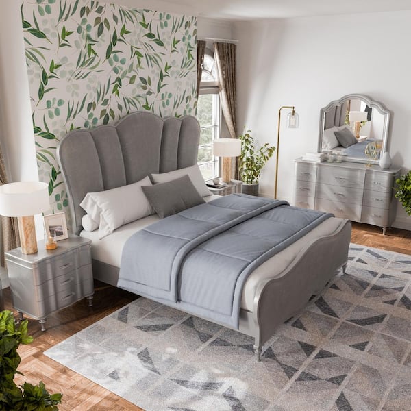 Furniture of America Seabliss 5-Piece Glam Silver Wood King Platform Bedroom Set with 2-Nightstands and Dresser/Mirror