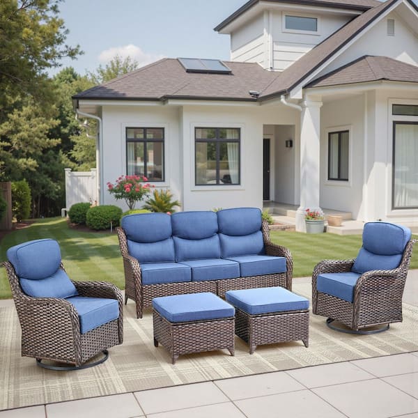 Moonluxe 5-Piece Brown Swivel Glider Wicker Patio Conversation Set with Navy Blue Olefin 6 In. Thick Cushion/Ottomans