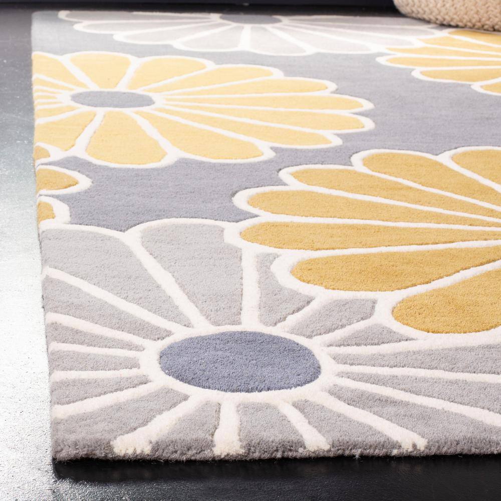 Gray and Yellow Floral Wool and Viscose Area Rug, 2'6" x 4'