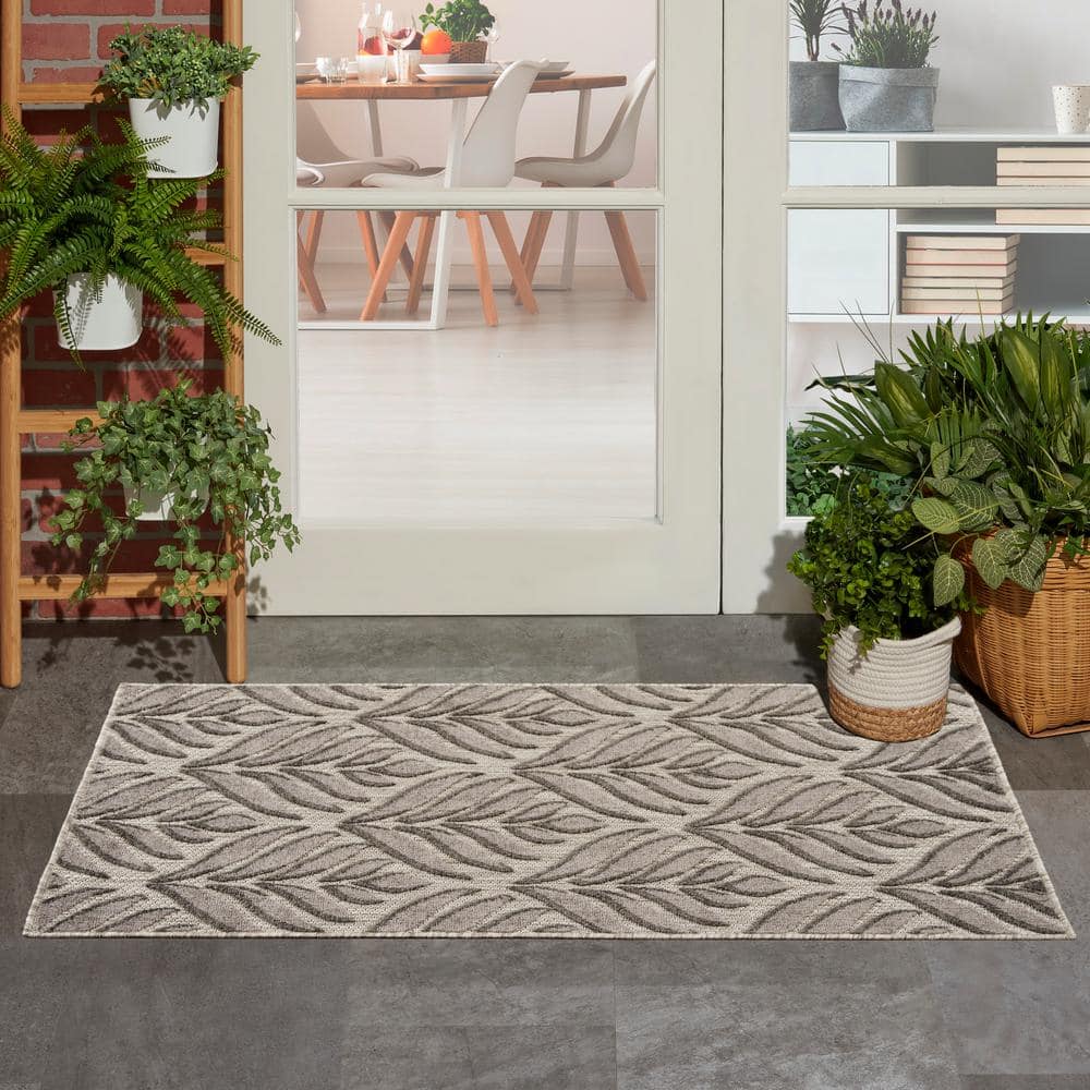 Charcoal Tropical Palm Flatwoven Synthetic Rug 32"x4"