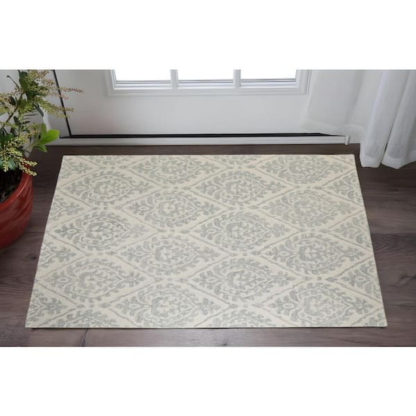 Gray 2 x 3 ft. Tufted Floral Rectangle Indoor Area Rug