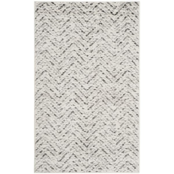 SAFAVIEH Adirondack Ivory/Charcoal Doormat 3 ft. x 5 ft. Chevron Area Rug