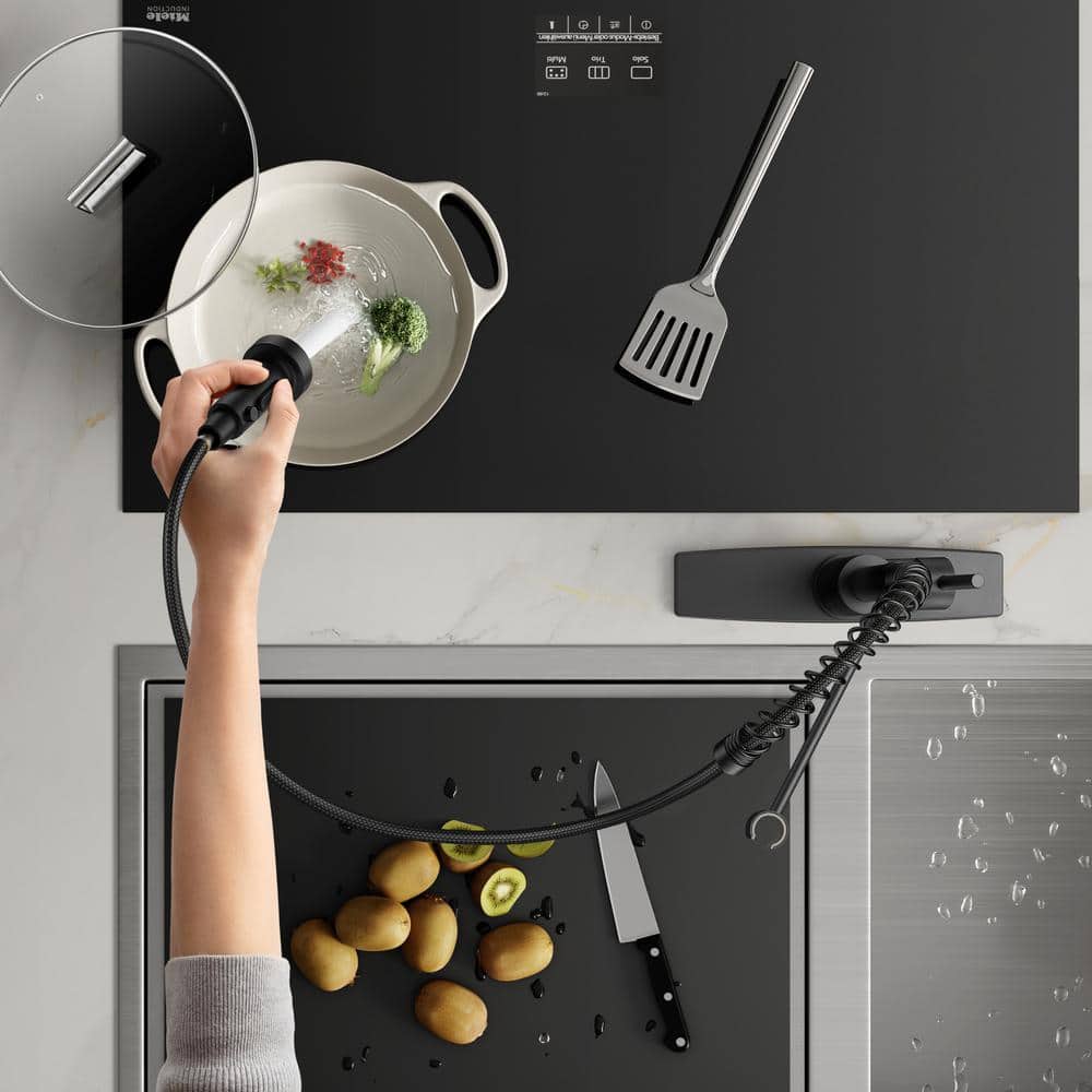Chrome Single Handle Pull Down Sprayer Kitchen Faucet