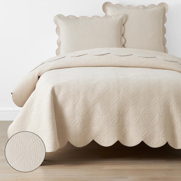 The Company Store Scallop Lightweight Tan Twin Cotton Quilt