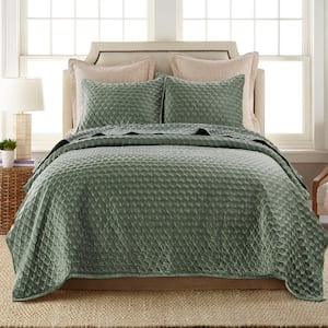 Merano Green Scallop Leaf Velvet Microfiber King/Cal King Quilt