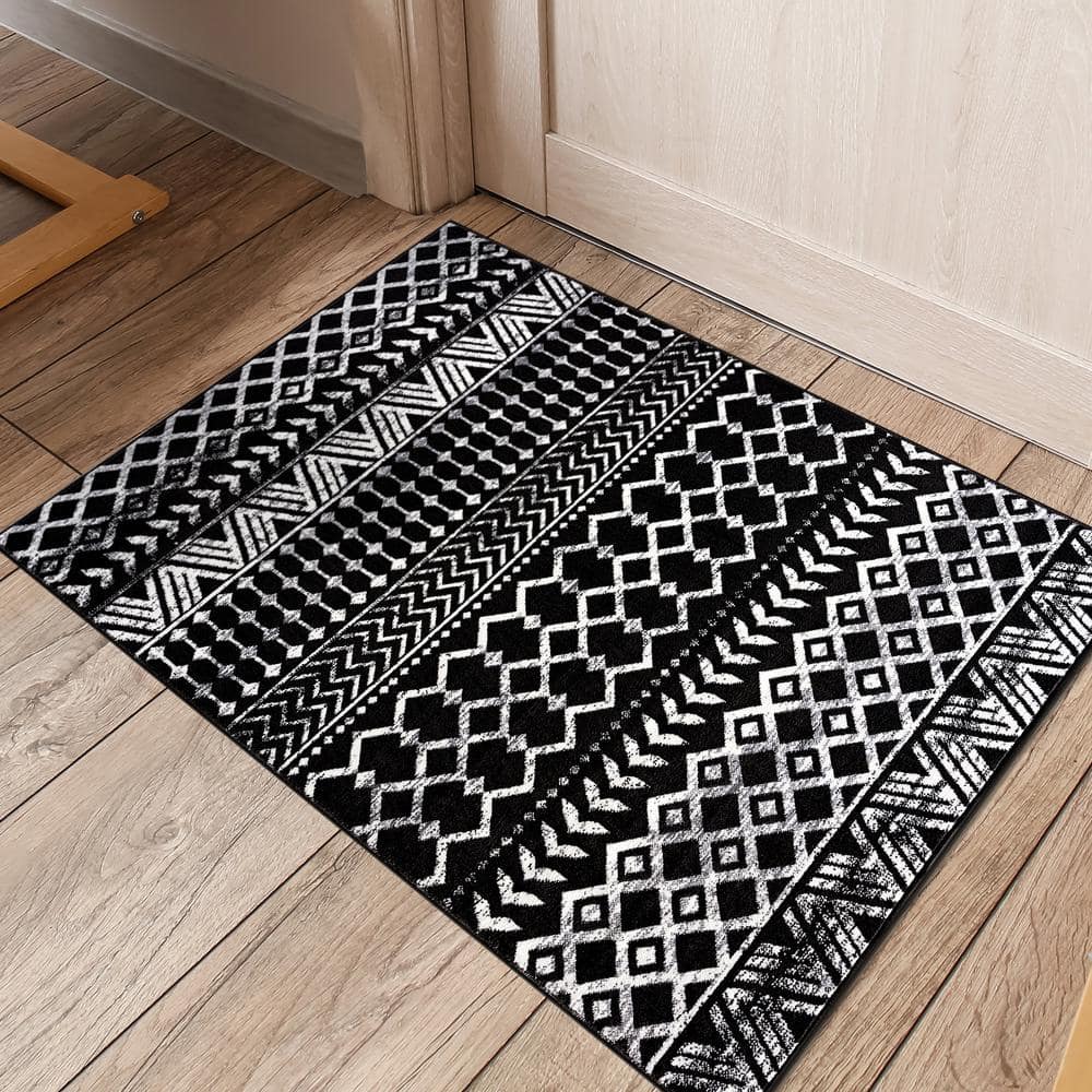 Camilson Black and White Geometric 8' x 10' Synthetic Area Rug