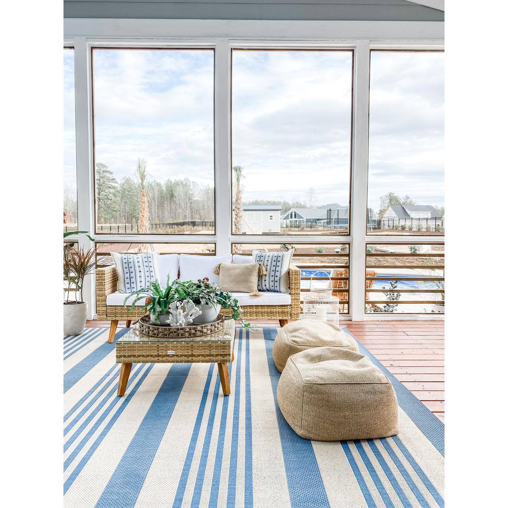 Gaylene 4' x 6' Blue and Beige Synthetic Rectangle Rug