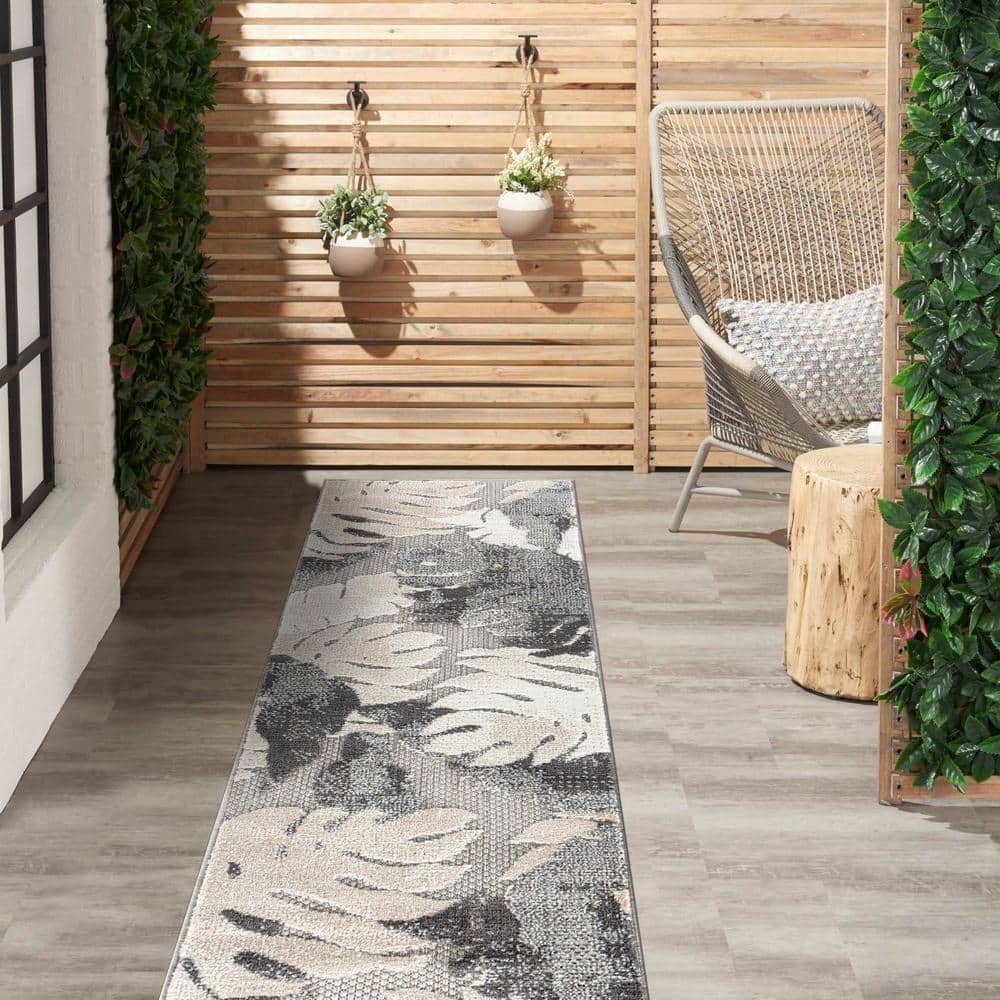 Gray Floral Palm Leaves Synthetic Indoor/Outdoor Runner Rug 2' x 7'