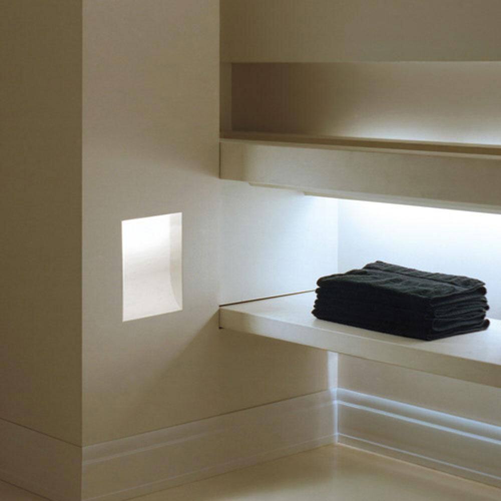 5.88" High White Polystyrene Baseboard Moulding Set
