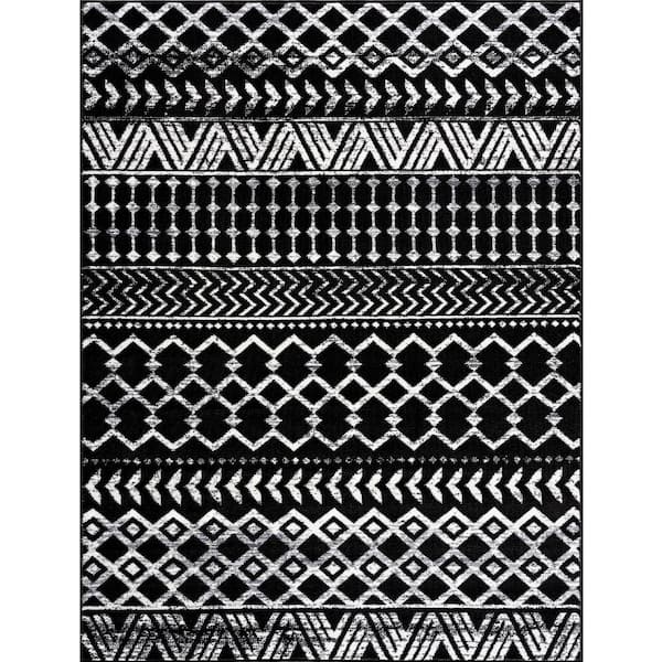 Black/White 5 ft. x 7 ft. Bohemian Area Rug