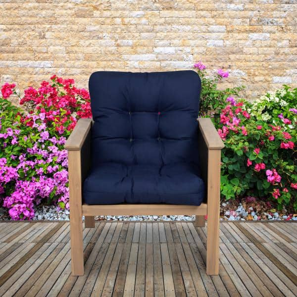 https://images.thdstatic.com/productImages/a90f975f-8baa-5719-a4d8-a4a364a1783a/svn/classic-accessories-outdoor-dining-chair-cushions-62-285-015501-ec-44_600.jpg