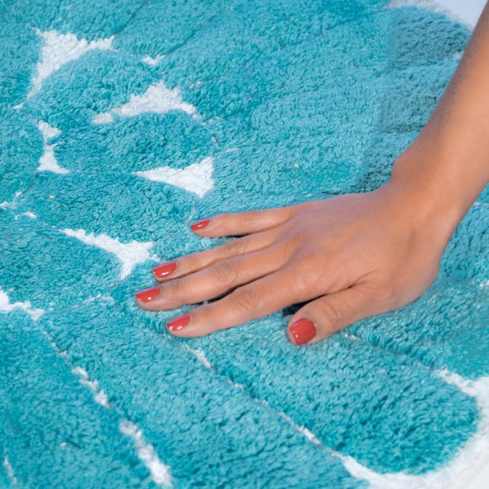 Aqua Bloom Circular Cotton Bath Rug Set, White and Aqua