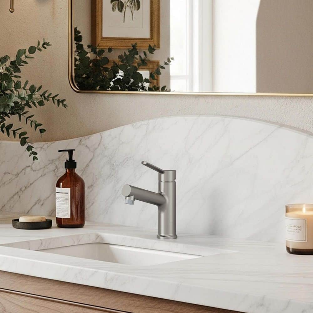 EVERSTEIN 6.69 in. H 1-Handle Single-Hole Pull-Out Bathroom Sink