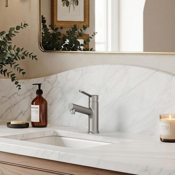 EVERSTEIN 6.69 in. H 1-Handle Single-Hole Pull-Out Bathroom Sink