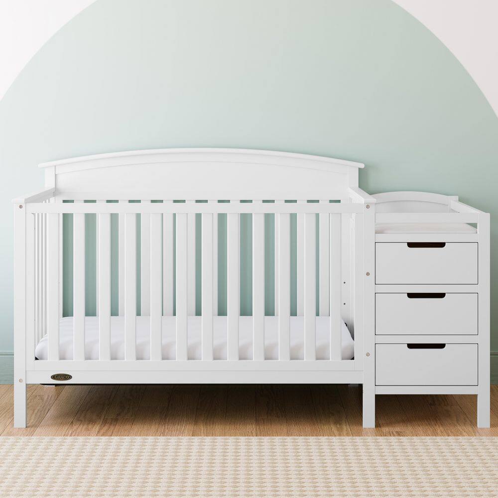 White Pine 4-in-1 Convertible Crib with Changer