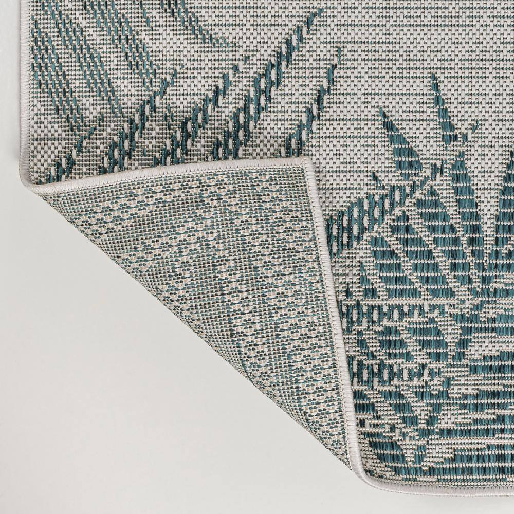 Isla Coastal Blue and Cream Synthetic 3 x 5 Area Rug