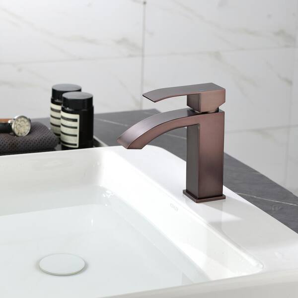 Single Handle Single Hole Bathroom Faucet with not Deckplate Included and Spot Resistant in Oil Rubbed Bronze