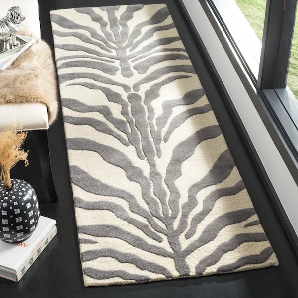 Cambridge Ivory/Dark Gray 3 ft. x 8 ft. Animal Print Runner Rug