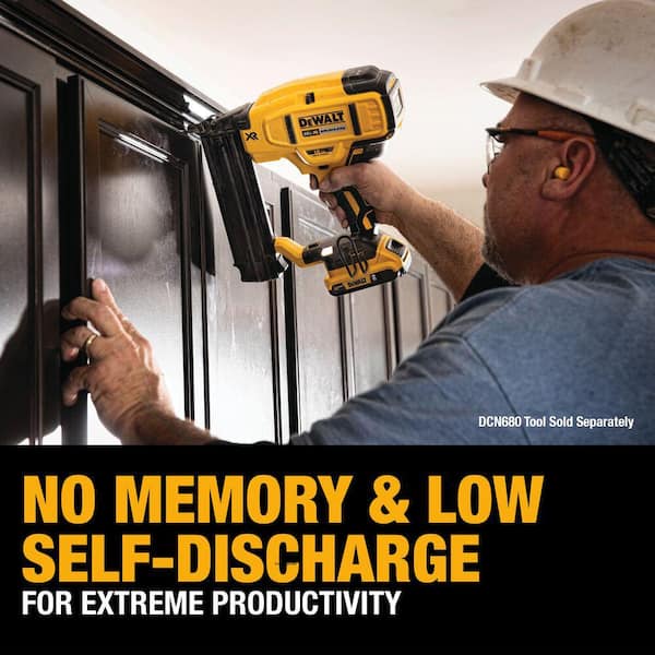 Lowes dewalt cordless online circular saw