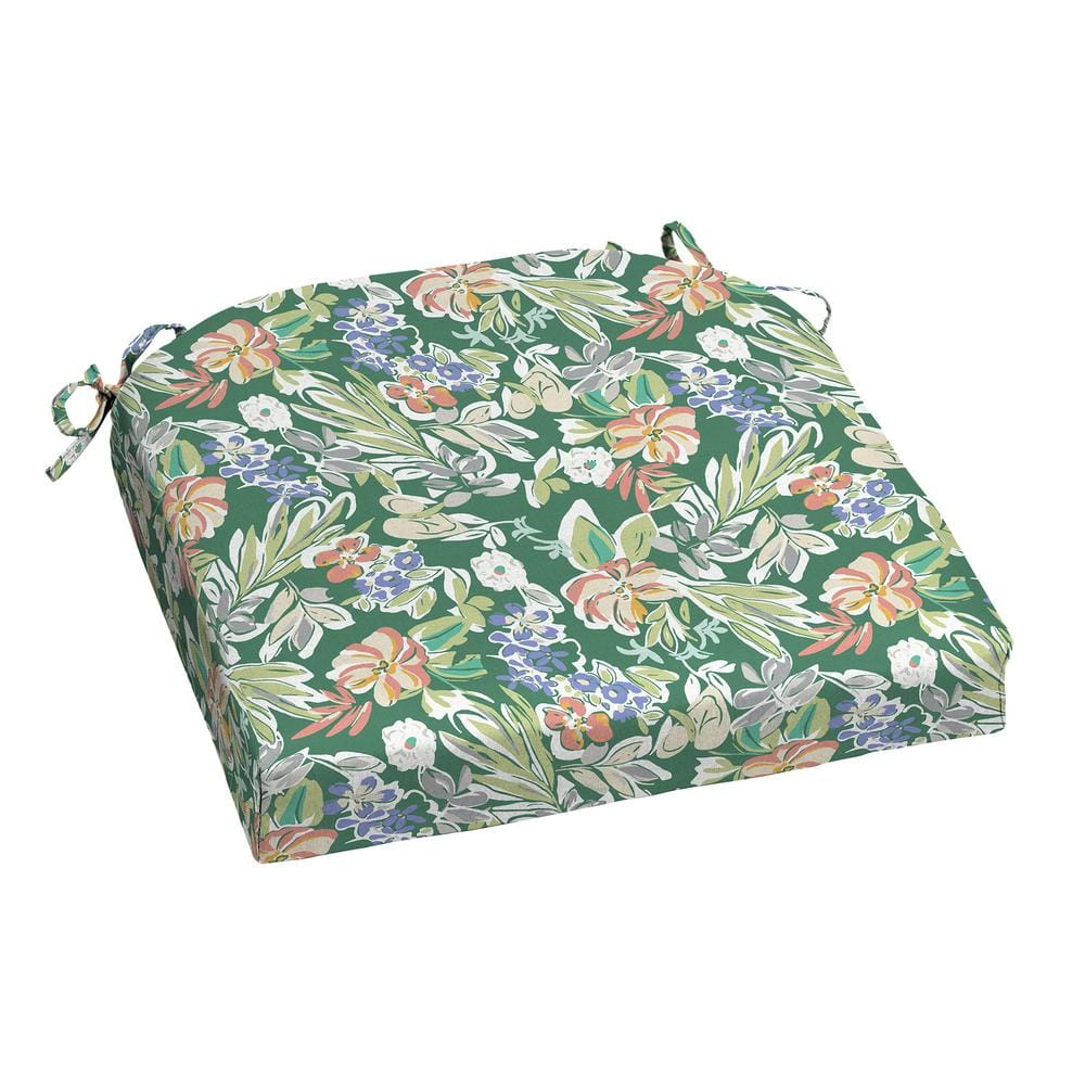 20 in. W x 20 in. D Universal Outdoor Seat Pad in Garden Floral** seat has a rip on 1 side***