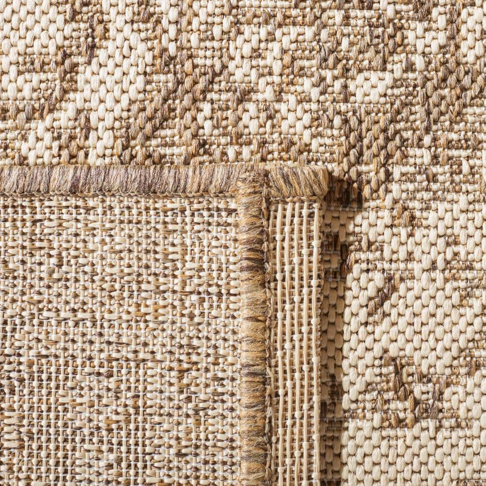 Cream and Beige Medallion Indoor/Outdoor Rug 2'2" x 4'