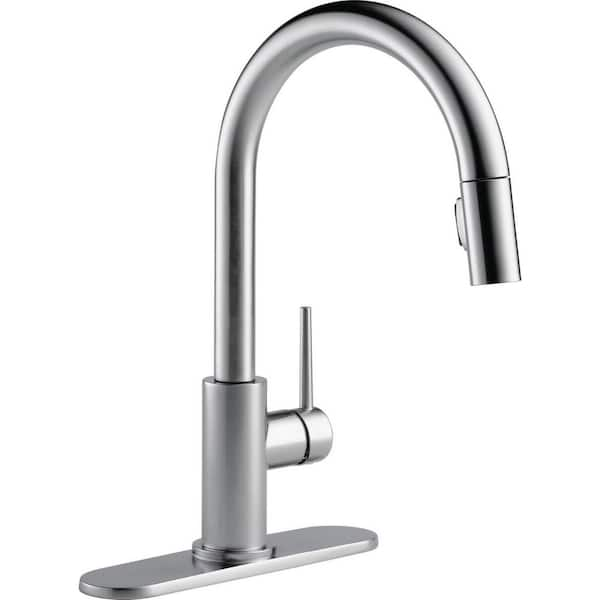 Trinsic Single-Handle Pull-Down Sprayer Kitchen Faucet with MagnaTite  Docking in Champagne Bronze