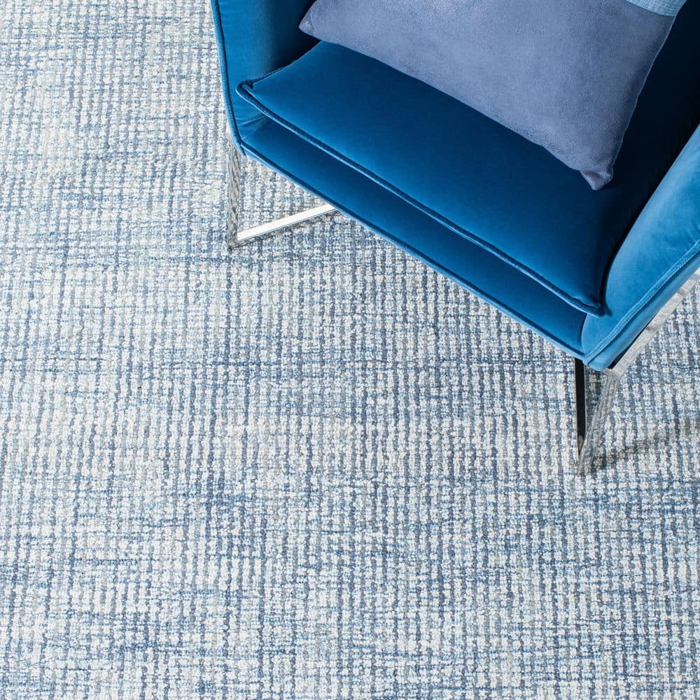 Classically Inspired Country Floral Hand-Tufted Wool Rug