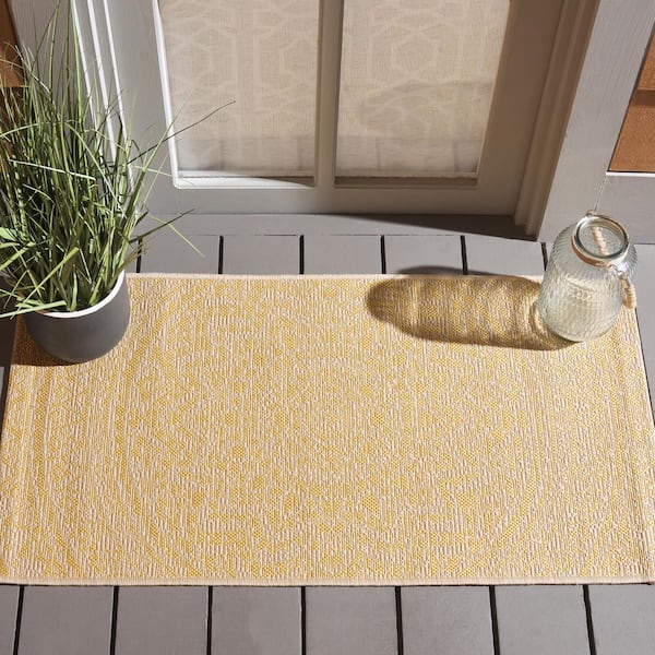 Courtyard Beige/Gold 2 ft. x 4 ft. Medallion Indoor/Outdoor Area Rug