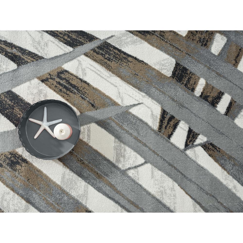 Gray and Brown Floral Palm Leaves Synthetic Area Rug, 5'3" x 7'6"
