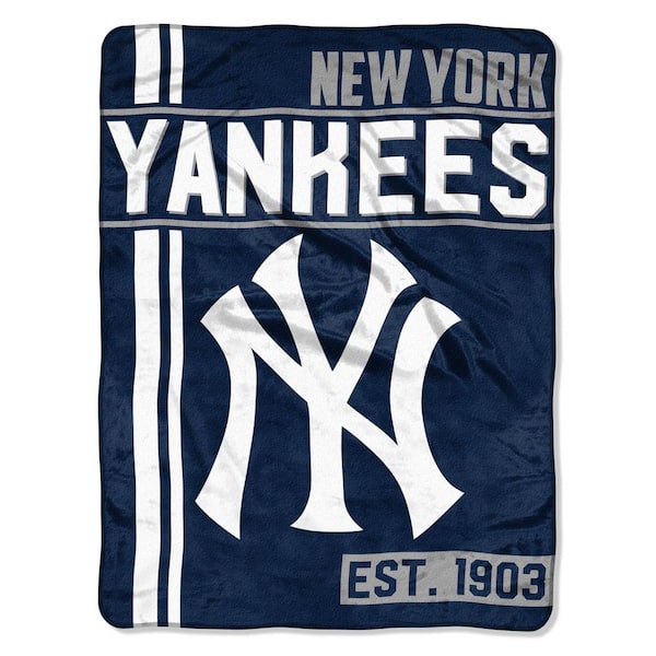 THE NORTHWEST GROUP New York Yankees Polyester Throw Blanket ...