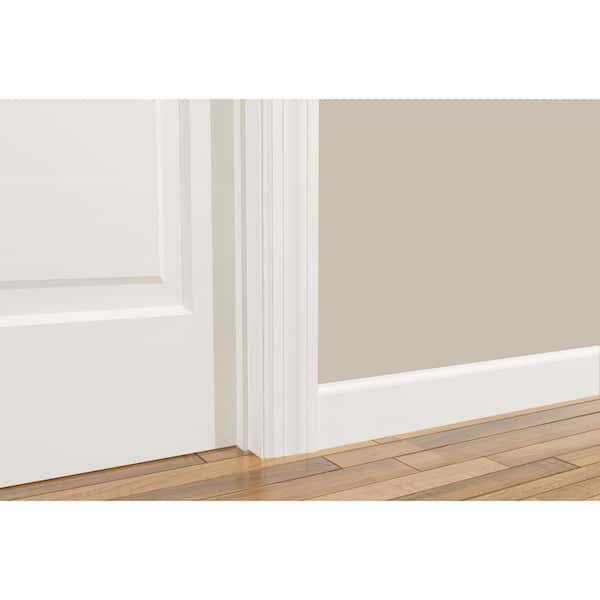 https://images.thdstatic.com/productImages/aa032d82-8dd0-4600-b8a6-480096ff11da/svn/primed-white-alexandria-moulding-baseboard-0w620-93096-c3_600.jpg