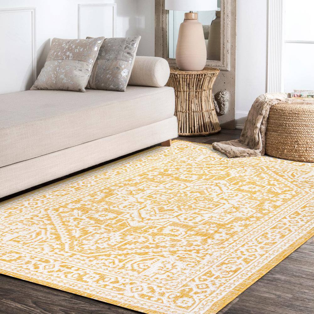 Sinjuri Yellow/Cream Medallion Hand-Woven 9' x 12' Indoor/Outdoor Rug