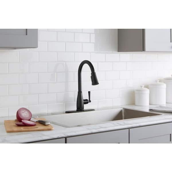 Fairhurst Single-Handle Pull-Down Sprayer Kitchen Faucet in Matte Black
