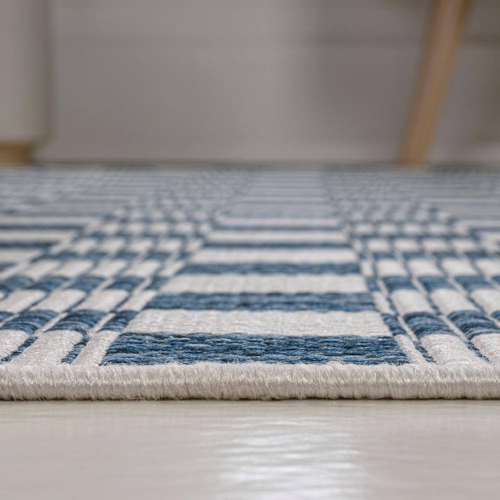 Aimee Navy and Cream Synthetic Checkerboard 3 x 5 Area Rug