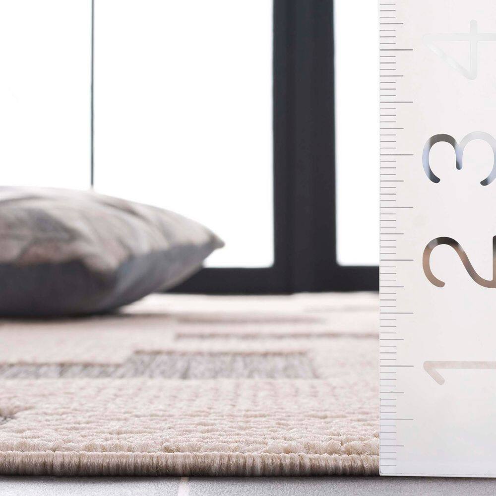 Gray Geometric 9' x 12' Synthetic Easy Care Rug
