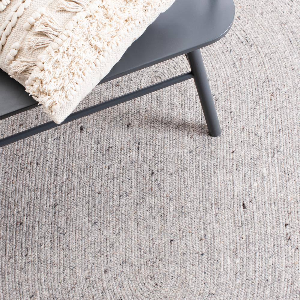 Handmade Gray Wool Braided Reversible Round Rug, 7' x 7'