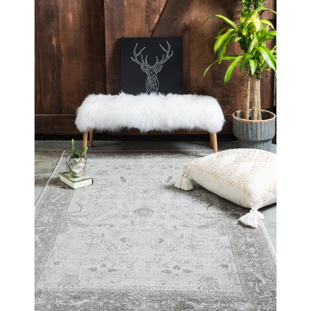 Light Gray Floral Synthetic Easy Care Stain-Resistant Rug 6' x 9'