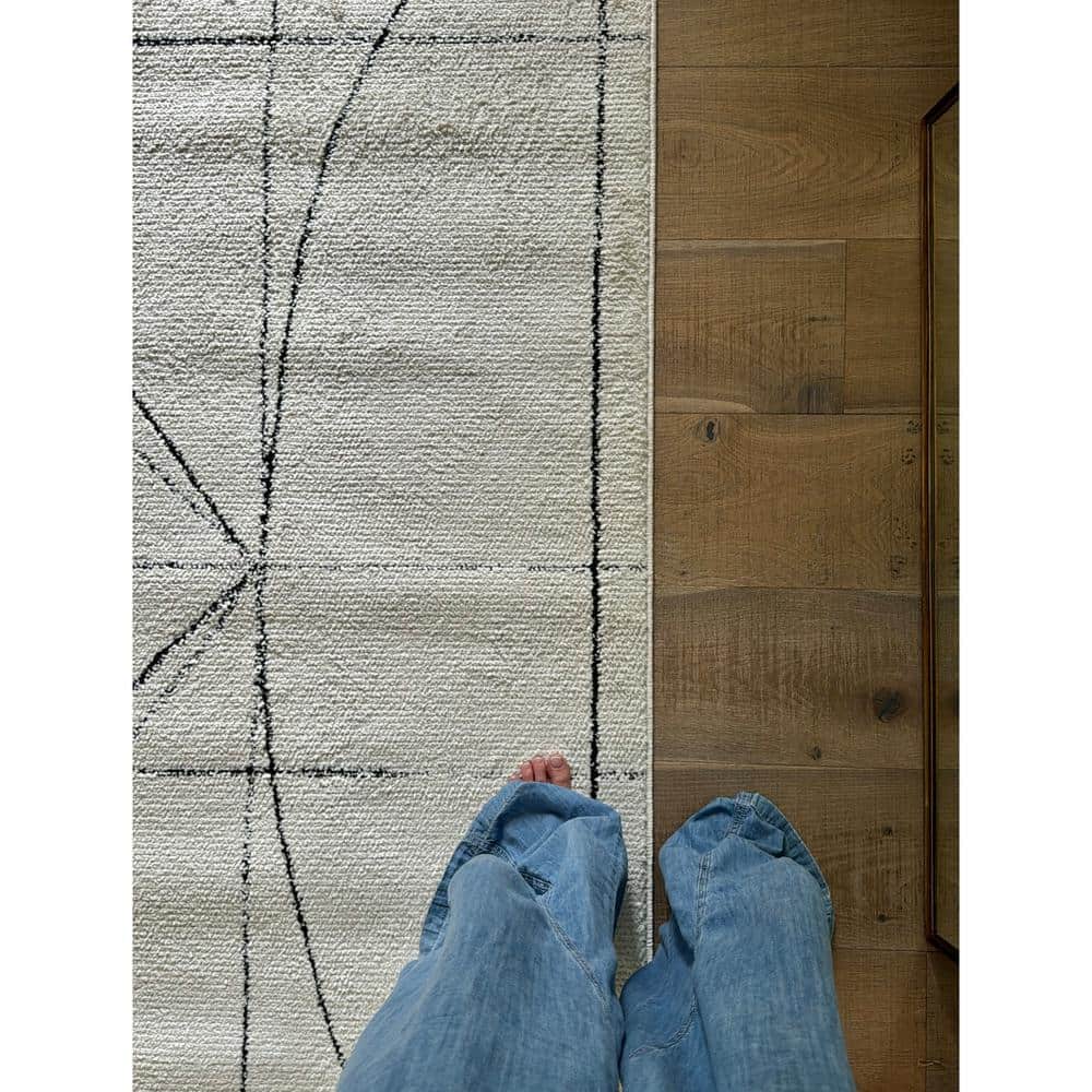 Ivory and Dark Brown Geometric Polyester Area Rug, 6'7" x 9'