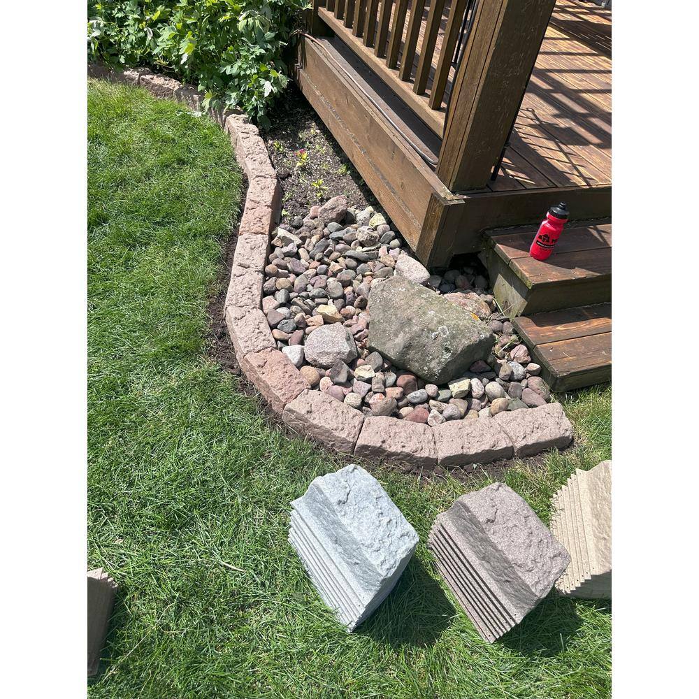 Autumn Bluff Multicolor Polyethylene Curved Edging Stone Set