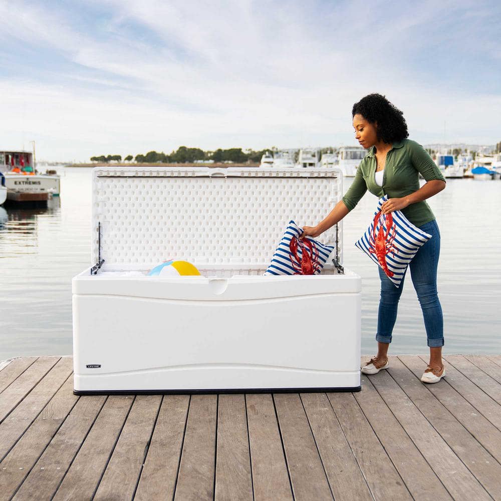 Arctic White Lockable Plastic 130 Gallon Deck Box