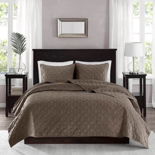 Emery 3-Piece Taupe Geometric Polyester King/California King Velvet Quilt Set