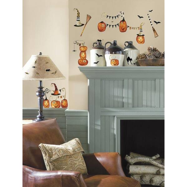 RoomMates 5 in. x 11.5 in. Halloween Pumpkins Peel and Stick Wall Decals