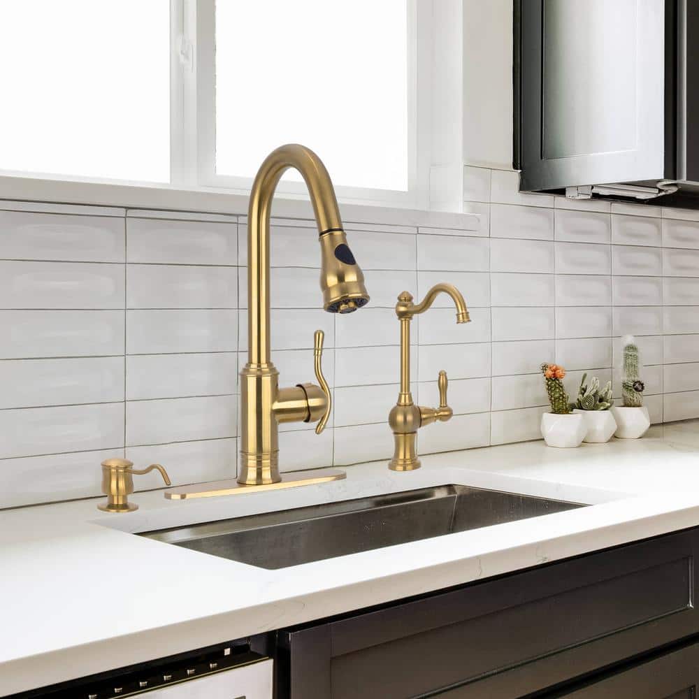 Brass Gold Single Handle Pull-Down Kitchen Faucet