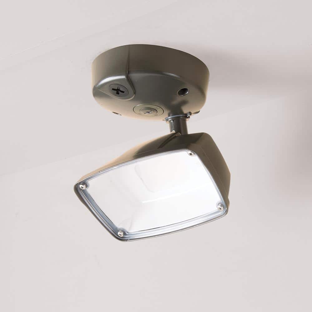 Halo Bronze LED Dusk to Dawn Security Floodlight
