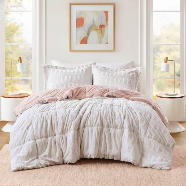 Madison Park Margot Blush/White Faux Fur King/Cal King Polyester Comforter Set