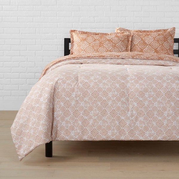 https://images.thdstatic.com/productImages/aad8f5b8-bbbb-4e9d-9e4a-603d64f24968/svn/stylewell-bedding-sets-sum95cs-txl-gmp-40_600.jpg